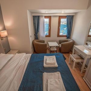 Zimmer mit Kingsize-Bett